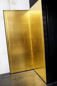 Goldkamin für Helge Schneider – SILLING.manufaktur